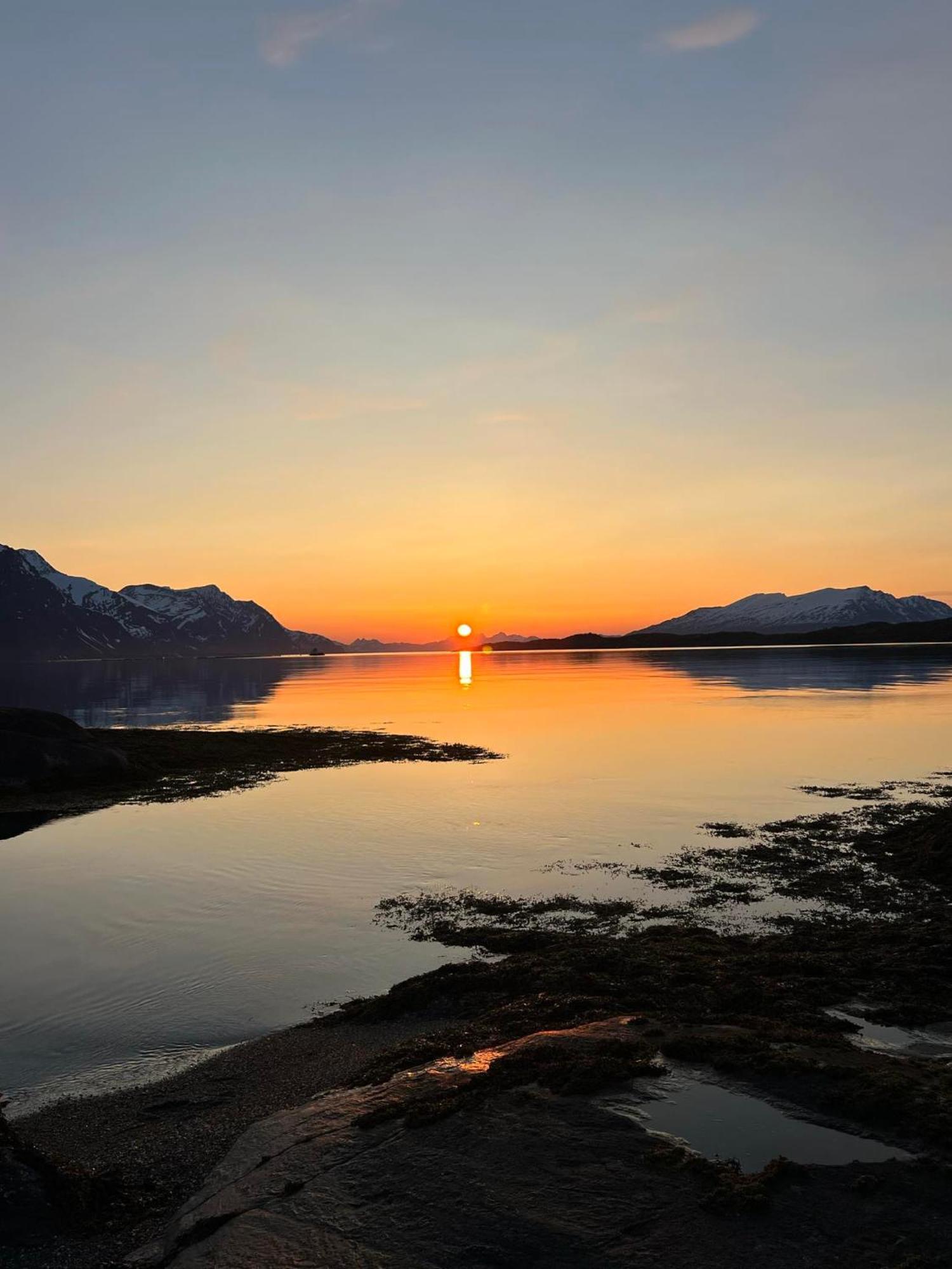 Lyngen Apartments Lyngseidet Екстериор снимка