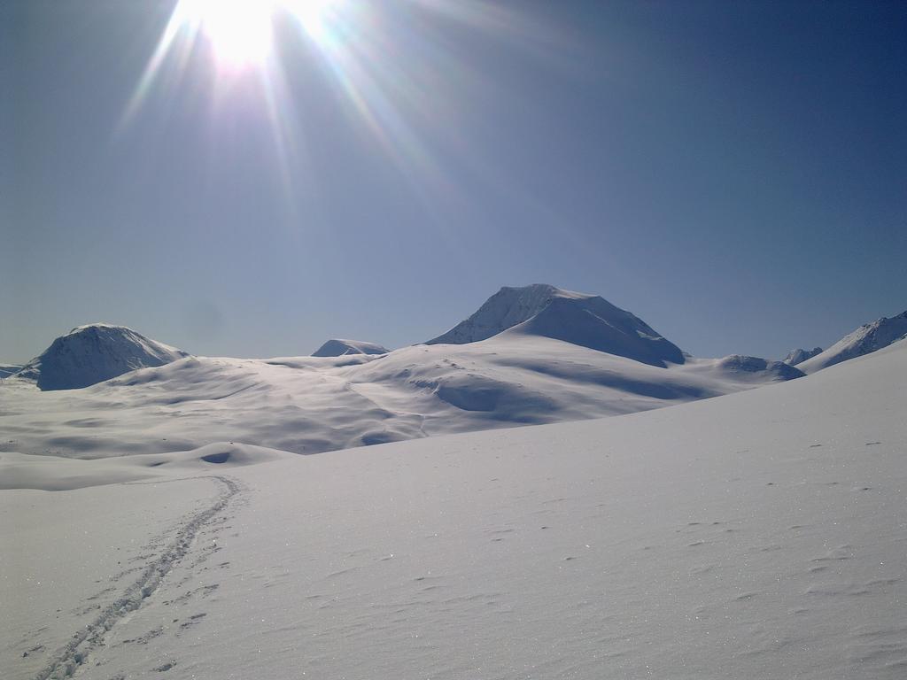 Lyngen Apartments Lyngseidet Екстериор снимка